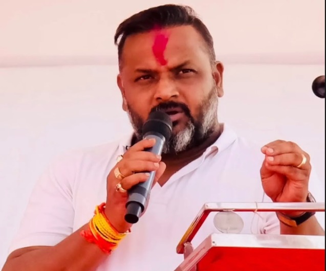 CG Labor Scheme: छत्तीसगढ़ भवन एवं अन्य सन्निर्माण कर्मकार कल्याण मंडल के पूर्व अध्यक्ष सुशील सन्नी अग्रवाल ने प्रदेश सरकार और श्रम विभाग की कार्यप्रणाली पर सवाल उठाए हैं। उन्होंने आरोप लगाया है कि सरकार की उदासीनता के कारण प्रदेश के लाखों श्रमिक कल्याणकारी योजनाओं के लाभ से वंचित हो रहे हैं।
