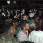 Raipur Accident: राजधानी रायपुर के अभनपुर क्षेत्र में तेज रफ्तार ट्रैक्टर की टक्कर से दर्दनाक सड़क हादसा हो गया। हादसे में बाइक सवार एक बच्ची की मौत हो गई, जबकि पिता और 2 अन्य बच्चे घायल हो गए। घटना के बाद आक्रोशित ग्रामीणों ने जमकर हंगामा किया। पुलिस ने मौके पर पहुंचकर स्थिति को संभाला।