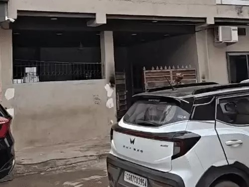 CGPSC Scam: छत्तीसगढ़ में सीजीपीएससी भर्ती घोटाले की जांच तेज हो गई है। प्रवर्तन निदेशालय (ED) ने मंगलवार को राज्य के 7 ठिकानों पर एक साथ छापेमारी की। कार्रवाई के दायरे में पूर्व मुख्यमंत्री भूपेश बघेल के पूर्व PA केके चंद्रवंशी, पूर्व OSD चेतन बोरघारिया और पूर्व पटवारी कमलेश सिंह राजपूत के ठिकाने शामिल हैं। ईडी की टीम दस्तावेजों और अन्य अहम रिकॉर्ड की जांच में जुटी है।