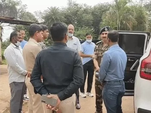 CG News, Dantewada CISF Jawan Death, Bacheli CISF camp, दंतेवाड़ा CISF जवान की मौत, राइफल साफ करते CISF जवान की मौत, AK-47 Firing,