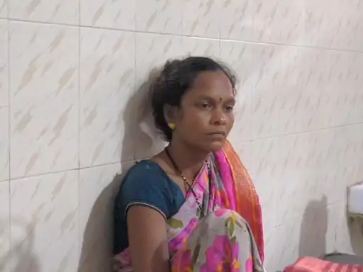 CG Snake Bite: छत्तीसगढ़ के धमतरी जिले में जहरीले करैत सांप के डसने से डेढ़ साल की बच्ची की मौत हो गई। वहीं उसकी मां का अस्पताल में इलाज जारी है। घटना दुगली थाना क्षेत्र के ग्राम केकराखोली की है।