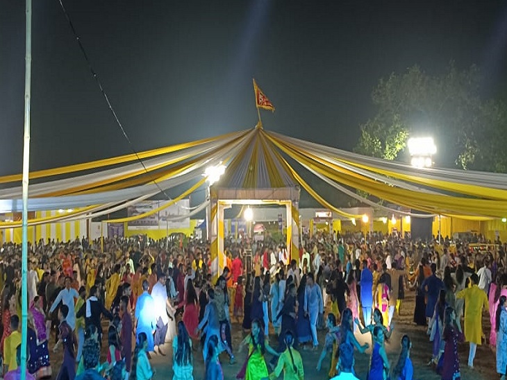 Raipur Garba 2026: रायपुर में ‘रंगीलो रास गरबा’, पारंपरिक ड्रेस में एंट्री