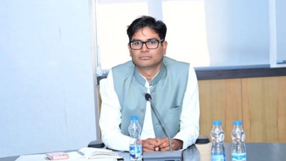 CG News: वित्त मंत्री ओपी चौधरी ने विपणन वर्ष 2027-28 के लिए रबी फसलों के न्यूनतम समर्थन मूल्य (MSP) में बढ़ोतरी के केंद्रीय कैबिनेट के फैसले का स्वागत किया है। प्रधानमंत्री नरेंद्र मोदी की अध्यक्षता में आर्थिक मामलों की मंत्रिमंडलीय समिति ने सभी प्रमुख रबी फसलों के एमएसपी बढ़ाने को मंजूरी दी है।