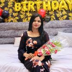 CG News: छत्तीसगढ़ के धमतरी जिले में होटल के कमरे में युवती की संदिग्ध मौत के मामले में पुलिस ने उसके प्रेमी को गिरफ्तार किया है। जांच में सामने आया है कि प्रेमी द्वारा शादी से इनकार करने और विवाद के बाद युवती ने फांसी लगाकर आत्महत्या कर ली थी। पुलिस ने आरोपी के खिलाफ मामला दर्ज कर उसे न्यायिक रिमांड पर जेल भेज दिया है।