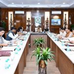 CG Cabinet Meeting: छत्तीसगढ़ में मुख्यमंत्री विष्णुदेव साय की अध्यक्षता में आज कैबिनेट की अहम बैठक आयोजित होगी। नवा रायपुर स्थित महानदी भवन मंत्रालय में सुबह 11:30 बजे से शुरू होने वाली बैठक में प्रदेश से जुड़े कई महत्वपूर्ण प्रस्तावों पर चर्चा होने की संभावना है। किसानों, सरकारी कर्मचारियों और राज्योत्सव की तैयारियों से जुड़े मुद्दे बैठक के प्रमुख एजेंडे में शामिल रह सकते हैं।