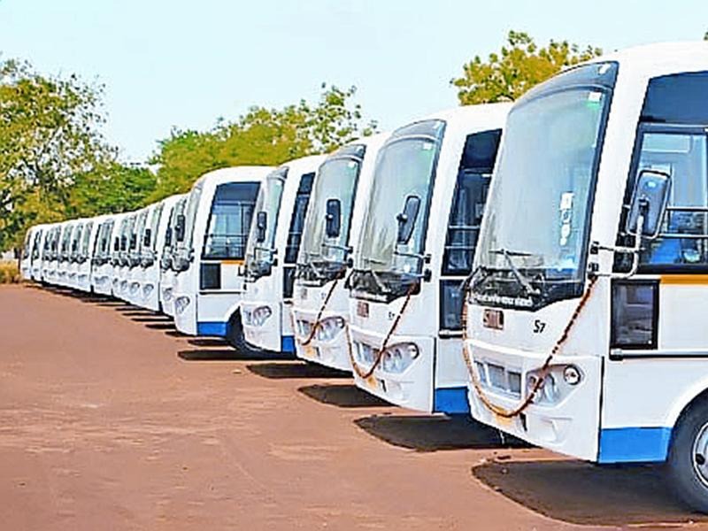 Raipur City Bus Service: नवा रायपुर स्थित मंत्रालय और विभागाध्यक्ष कार्यालयों में कार्यरत हजारों अधिकारियों और कर्मचारियों को राहत मिली है। छत्तीसगढ़ मंत्रालयीन कर्मचारी संघ की मांग के बाद सरकार ने सिटी बस सेवा की अवधि छह महीने के लिए बढ़ाने का फैसला लिया है। इससे 1 नवंबर 2026 से बस सेवा बंद होने की आशंका खत्म हो गई है और कर्मचारियों का आवागमन पहले की तरह जारी रहेगा।